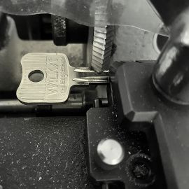 Pakalpojums -atslēgu pievīlēšana