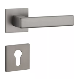 Rokturu garnitūra ar kantainām rozetēm ST MIIA Q