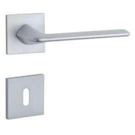 Rokturu garnitūra ar kantainām rozetēm ST TOBA Q