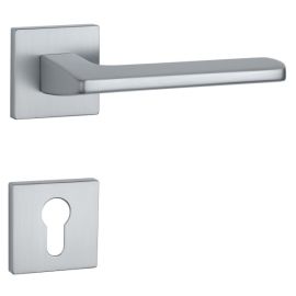 Rokturu garnitūra ar kantainām rozetēm AS YUKA Q