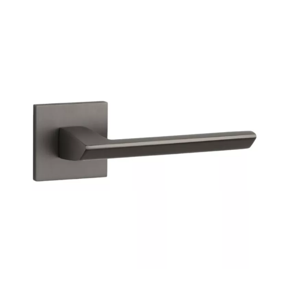 ST OGA BAC rokturu garnitūra ar kantainām rozetēm, titāna tonis