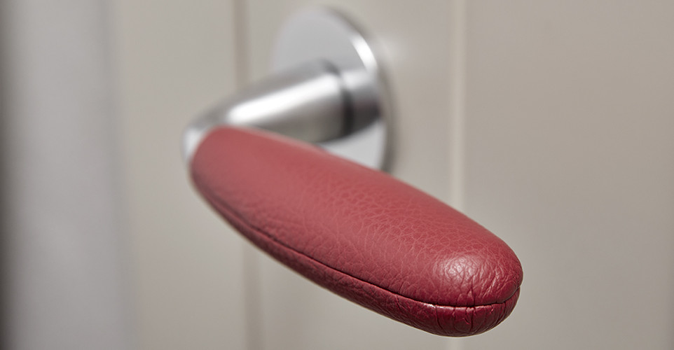 OLIVARI door handle CLUB with POLTRONA FRAU leather grip